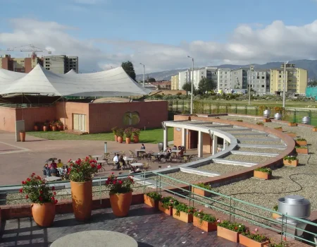 plaza_de_los_artesanos_bogota_01